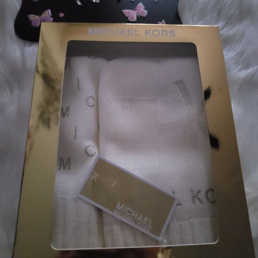 MICHAEL KORS Scarf & Hat Set sequin embellished gift box  798